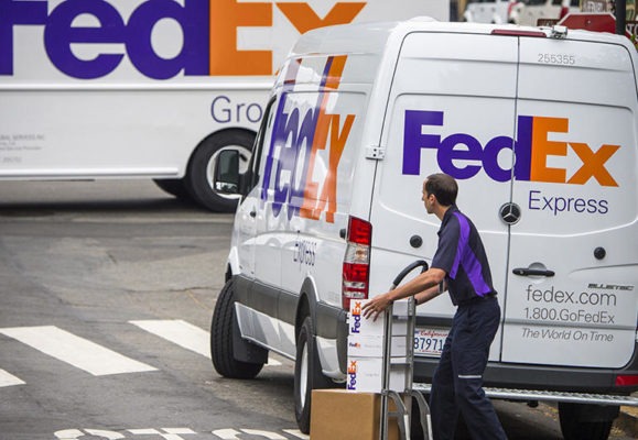 2-579x400-3 Chuyển phát nhanh Fedex Việt Nam