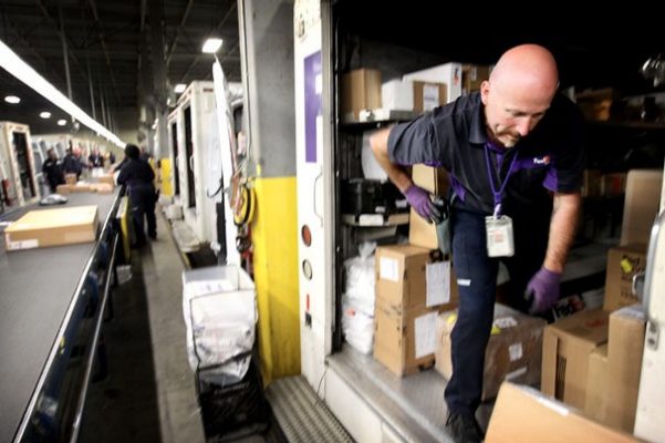 chuyen-phat-nhanh-fedex1-601x400-2 Chuyen Phat Nhanh Fedex1